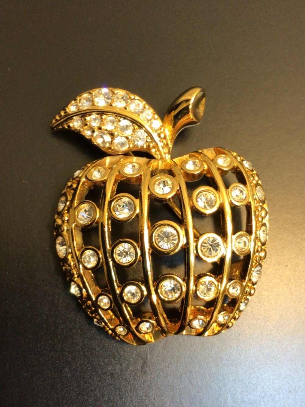 Vintage Swarovski Bezel-set Crystal Apple Filigree Brooch Pin Swan Logo